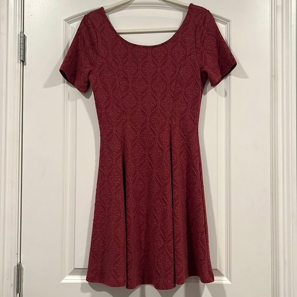 French Grey Dresses & Skirts - 🌹 French Grey Textured Knit Dress - Maroon Red - Medium Petite